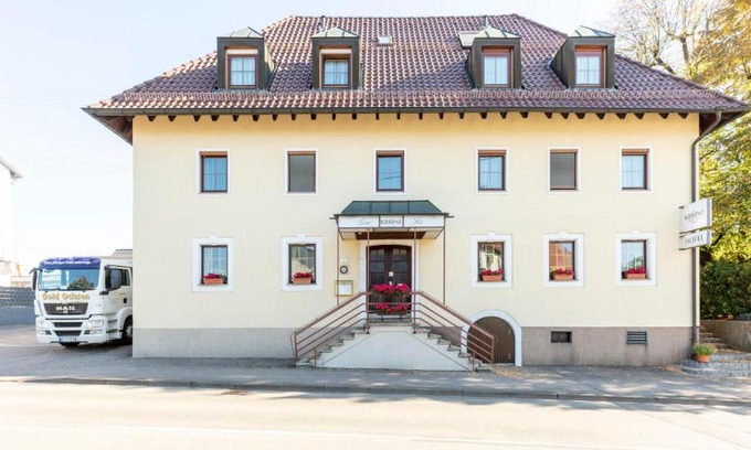 Schwaebisch Gmuend Hotel | Discover Hotel Krone Straßdorf: Pet Friendly & Family Fun