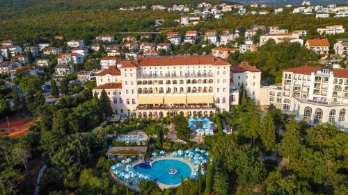 Crikvenica Hotel | Discover Hotel Kvarner Palace: 4-Star Ocean View Retreat