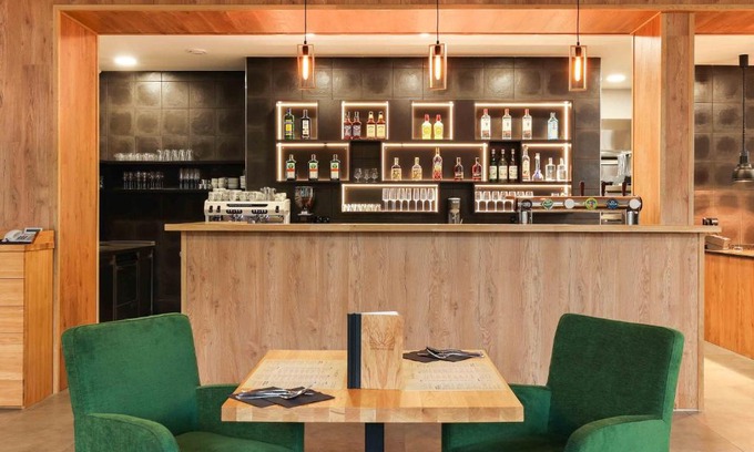 Lipova-Lazne Hotel | Discover Hotel Lípa: Family-Friendly with a Hot Tub