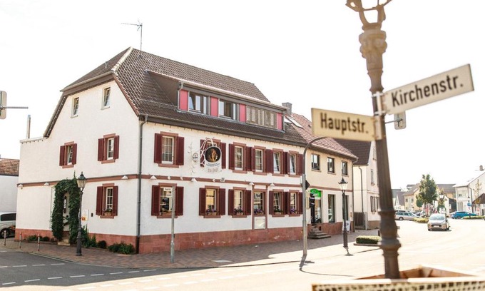 Eggenstein-Leopoldshafen Hotel | Pet-Friendly Hotel Löwen: Family Amenities & Great Reviews