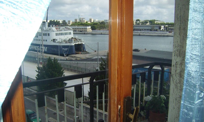 Brindisi Histotic Center Hotel | Budget-Friendly Hotel L'Approdo with Family Amenities