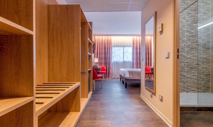 Cros-de-Cagnes Hotel | Pet-Friendly Getaway at Hotel L'Empreinte with Spa Access