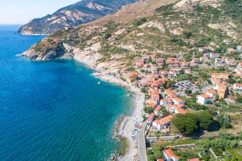 Pomonte Hotel | Discover Hotel L'Ogliera: Family-Friendly with Hot Tub Access
