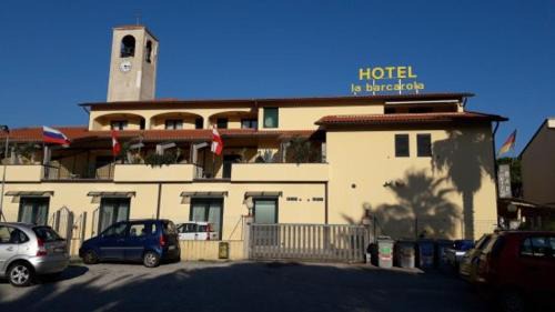 Marina di Campo Hotel | Cozy Getaway at Hotel La Barcarola - Pet Friendly & Accessible