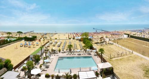 Jesolo Hotel | Oceanfront Retreat: Hotel La Brezza with Private Beach Access