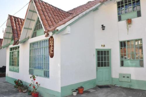 Panqueba Apartment | Pet-Friendly Retreat at Hotel la Cabaña with Great Amenities