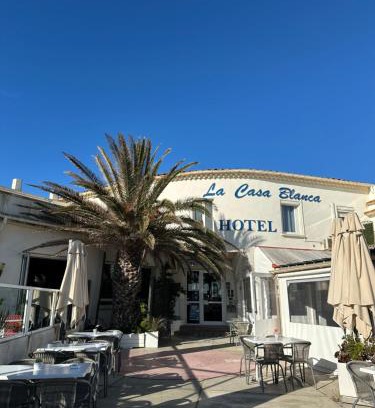 Le Barcares Hotel | Cozy Oceanfront Retreat at Hotel La Casa with Breakfast