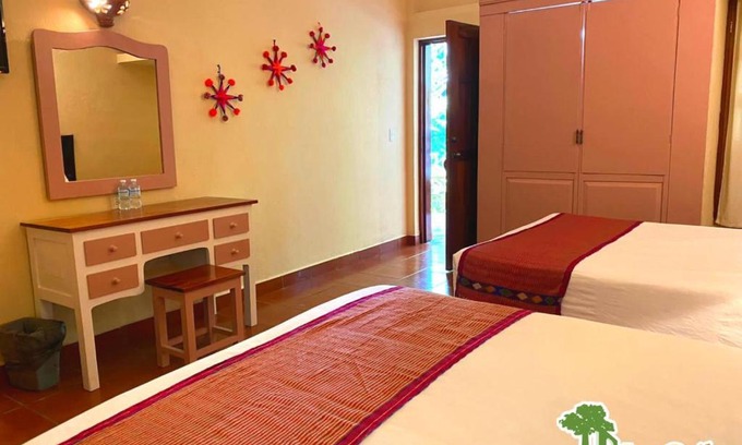 Chiapa De Corzo Hotel | Relax at Hotel La Ceiba: Pet-Friendly with Pool & Breakfast
