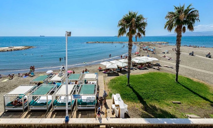 Malaga-Este Hotel | Unforgettable Stays at Hotel La Chancla with Ocean Views