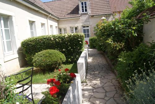 Issoudun Hotel | Pet-Friendly Hotel La Cognette Near Châteauroux & Bourges