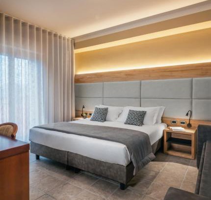 Castel di Sangro Hotel | Accessible Comfort at Hotel La Fenice with Breakfast & More