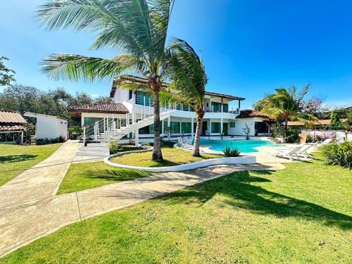 Las Tablas Hotel | Beachside Hotel La Luna: Family-Friendly with Ocean Views