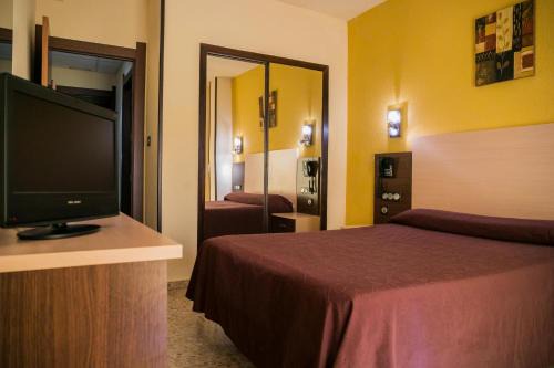 Iznalloz Hotel | Discover Hotel La Nava: Pet Friendly & Family Welcoming