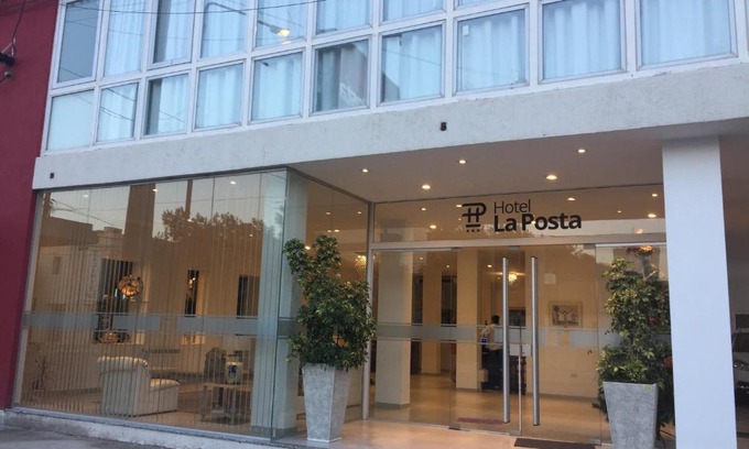 Oncativo Hotel | Guest Rated: Hotel La Posta with Breakfast & Accessibility