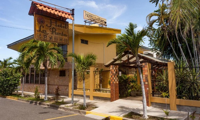 Puntarenas Hotel | Cozy Hotel La Punta with Pool and Ocean View Access