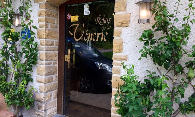 Virton Hotel | Cozy Hotel La Venerie: Pet-Friendly with Delicious Dining