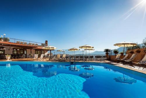 Priora Hotel | Oceanfront Retreat at Hotel La Vue d'Or - Guest Rated 8.7