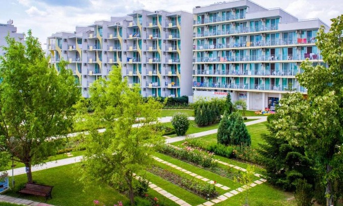 Albena Hotel | Discover Hotel Laguna Mare: Beachfront Retreat with Pool