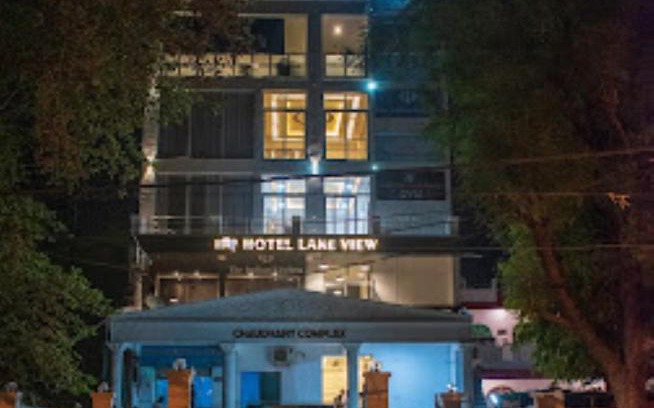 Chhatarpur Hotel | Top-Rated Hotel Lake View in Chhatarpur with Breakfast
