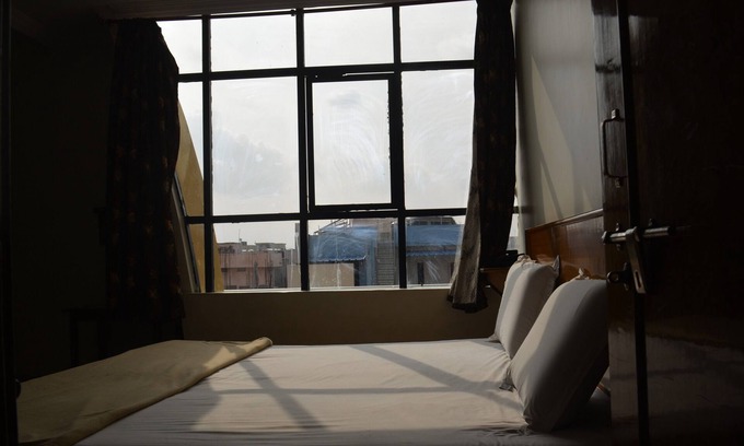 Dwaraka Nagar Hotel | Budget-Friendly Stay at Hotel Lakshmi Residency with Breakfast