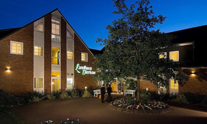 Dierkow-Ost Hotel | Relax at Hotel Landhaus Dierkow with Spa & Family Amenities