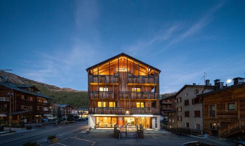 Livigno Hotel | Discover Hotel Larice: Pet-Friendly with Top Guest Ratings