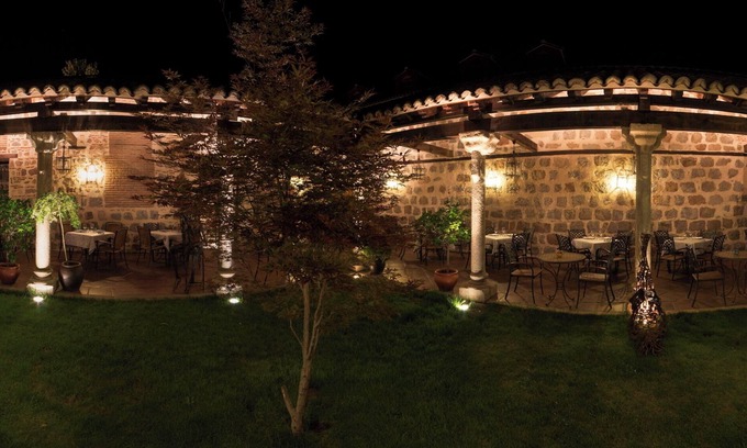Old Town of Avila Hotel | Eco-Friendly Retreat at Hotel Las Cancelas with Spa & Dining