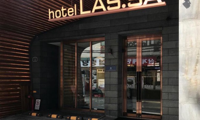 Sinchon-dong Hotel | Family-Friendly Hotel Lassa with Great Amenities Awaits