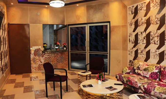 Cocody Hotel | Delightful Hotel Laval: Breakfast Included & Family-Friendly