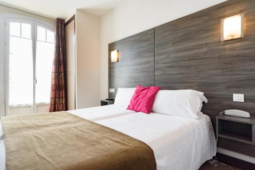 Saint-Raphael Hotel | Family-Friendly Hotel Le 21 with Great Guest Ratings