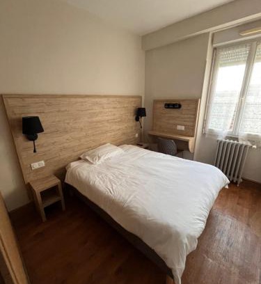 Vic-Fezensac Hotel | Pet-Friendly Hotel Le D'artagnan with Family Amenities