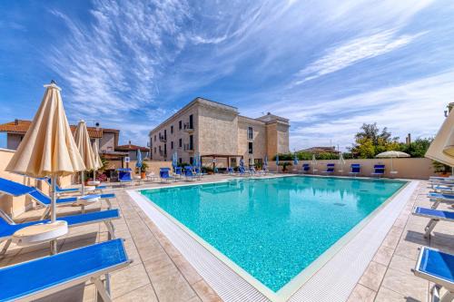 Arborea Hotel | Elegant Hotel Le Torri: Oceanfront Escape with Spa & Pool