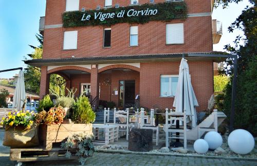 Corvino San Quirico Hotel | Discover Hotel Le Vigne di Corvino: Pet Friendly & Accessible