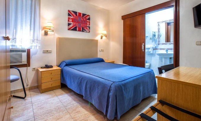 Area Metropolitana de Murcia Hotel | Pet-Friendly Hotel Legazpi: Family-Approved Getaway