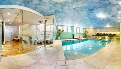 Muhlbach Hotel | Discover Hotel Leitner: Oceanfront Retreat with Pool & Spa