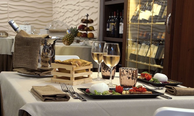 Pomigliano D'arco Hotel | Experience Hotel Leopardi: 4-Star Stay with Family-Friendly Amenities
