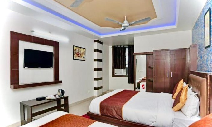 Taj Ganj Hotel | Family-Friendly Hotel Lime Light Stay with Pet Amenities