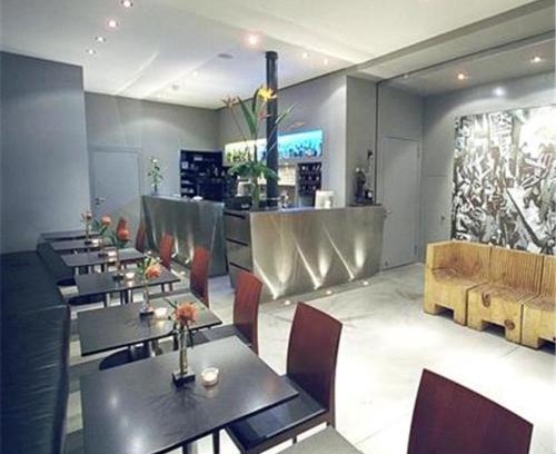 Niederdorf Hotel | Experience Comfort at Hotel Limmatblick with Ocean Views