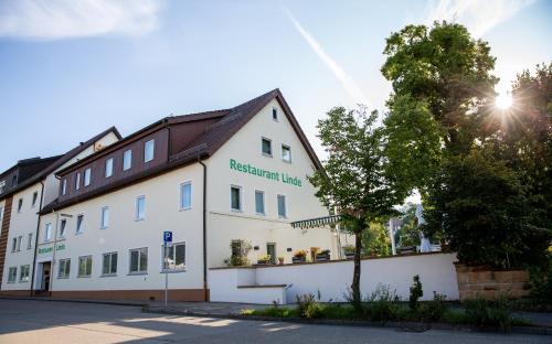 Heidenheim an der Brenz Hotel | Pet-Friendly Hotel Linde with Family Dining Experience