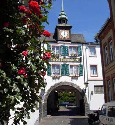 Mainz-Bingen Hotel | Hotel Lindenwirt: Guest-Approved with Pet-Friendly Amenities