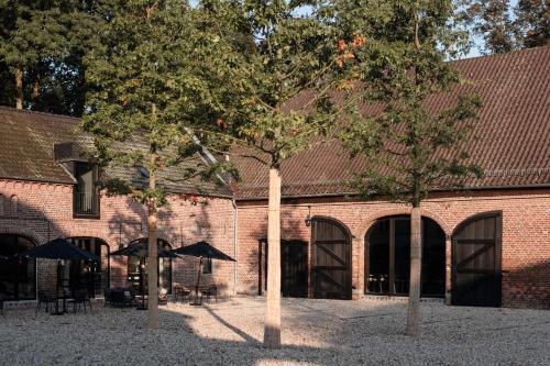 Lohausen Hotel | Cozy Hotel Lohauser Hof with Restaurant and Fireplace