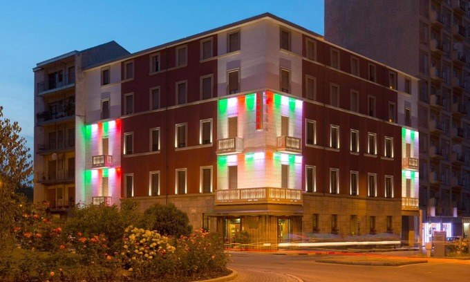 Alessandria Hotel | Discover Hotel Londra: Pet-Friendly with Top Amenities