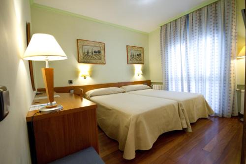 Rejas Hotel | Discover Hotel Los 5 Pinos: Child-Friendly & Accessible Stays
