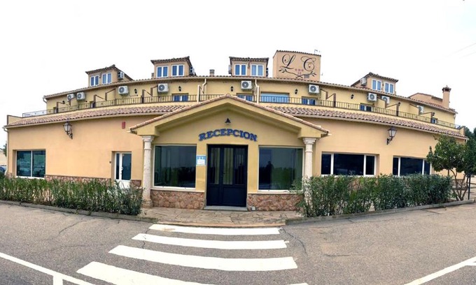Iniesta Hotel | Accessible Comfort at HOTEL LOS CAÑAS – Rated 8.9/10