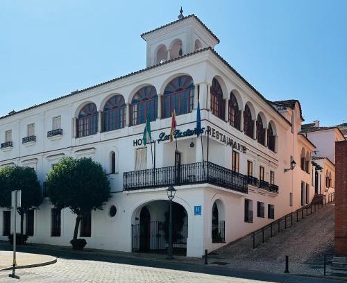 Aracena Hotel | Family-Friendly Hotel Los Castaños with Dining Options