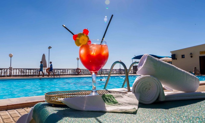 Jerez de los Caballeros Hotel | Discover Comfort at Hotel Los Templarios with Pool & Spa