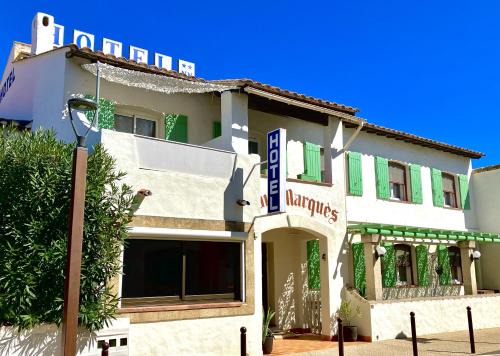 Saintes-Maries-de-la-Mer Hotel | Hotel Lou Marquès: Pet-Friendly Stay with Top Ratings