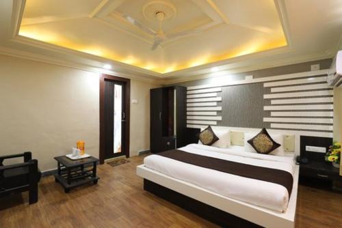 Jamnagar Hotel | Budget-Friendly Stay at Hotel Loyal Residency with Breakfast