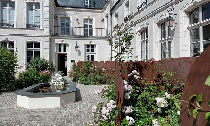 Montreuil-sur-Mer Hotel | Unforgettable Stays at Hotel Loysel le Gaucher - 10/10 Rating