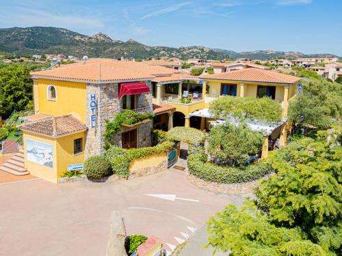 Monte Petrosu Hotel | Discover Hotel Lu Pitrali: Pet-Friendly with Ocean Views